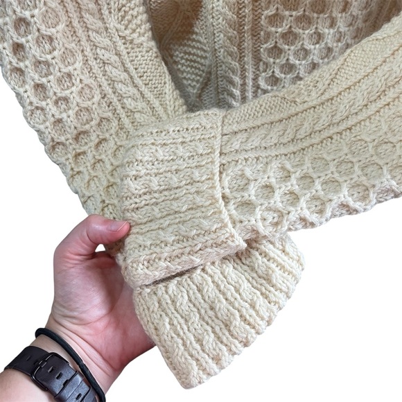 The Limited Women's Cream Cable Knit 100% Wool Fisherman Sweater Cottage Core - Picture 3 of 8